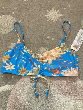 Billabong swim top size M